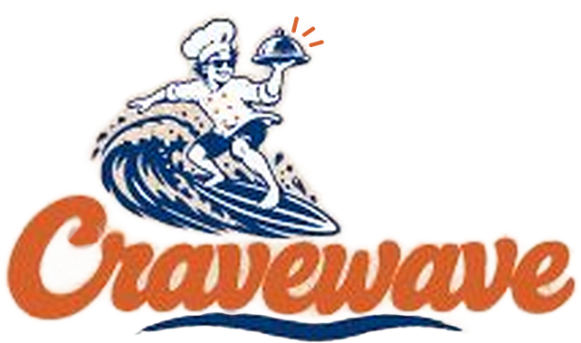 Cravewave: logotipo con un chef surfeando una ola mientras sostiene una charola